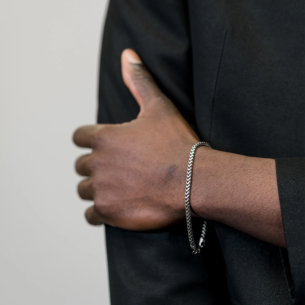 Titanium: Men's Chrome Silver Spiral Bracelet - Portier Jewelry Titanium: Men's Chrome Silver Spiral Bracelet - Image 2