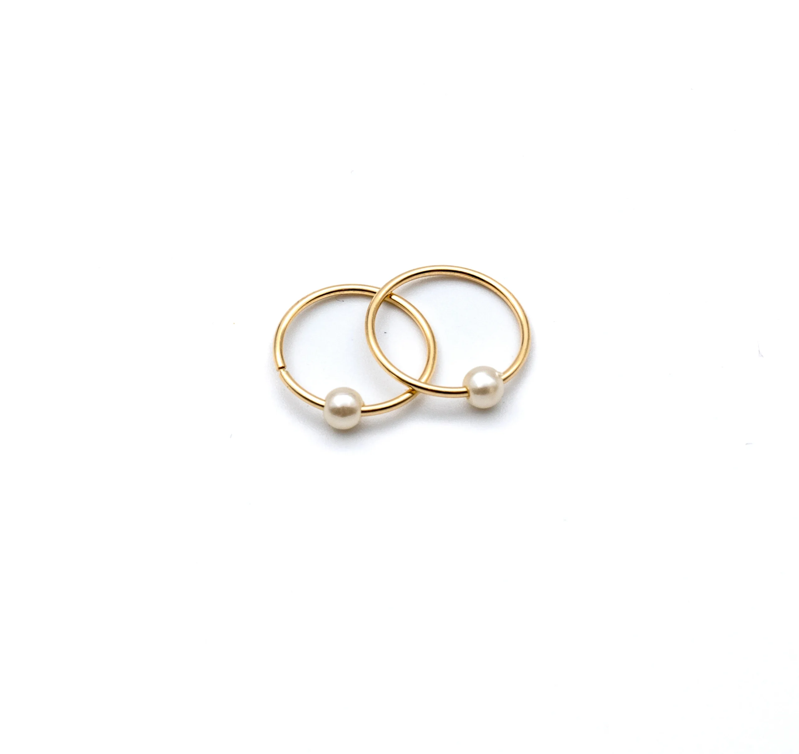 Darling: 10k Gold Pearl Hoop Earrings - Portier Jewelry Darling: 10k Gold Pearl Hoop Earrings - Image 3