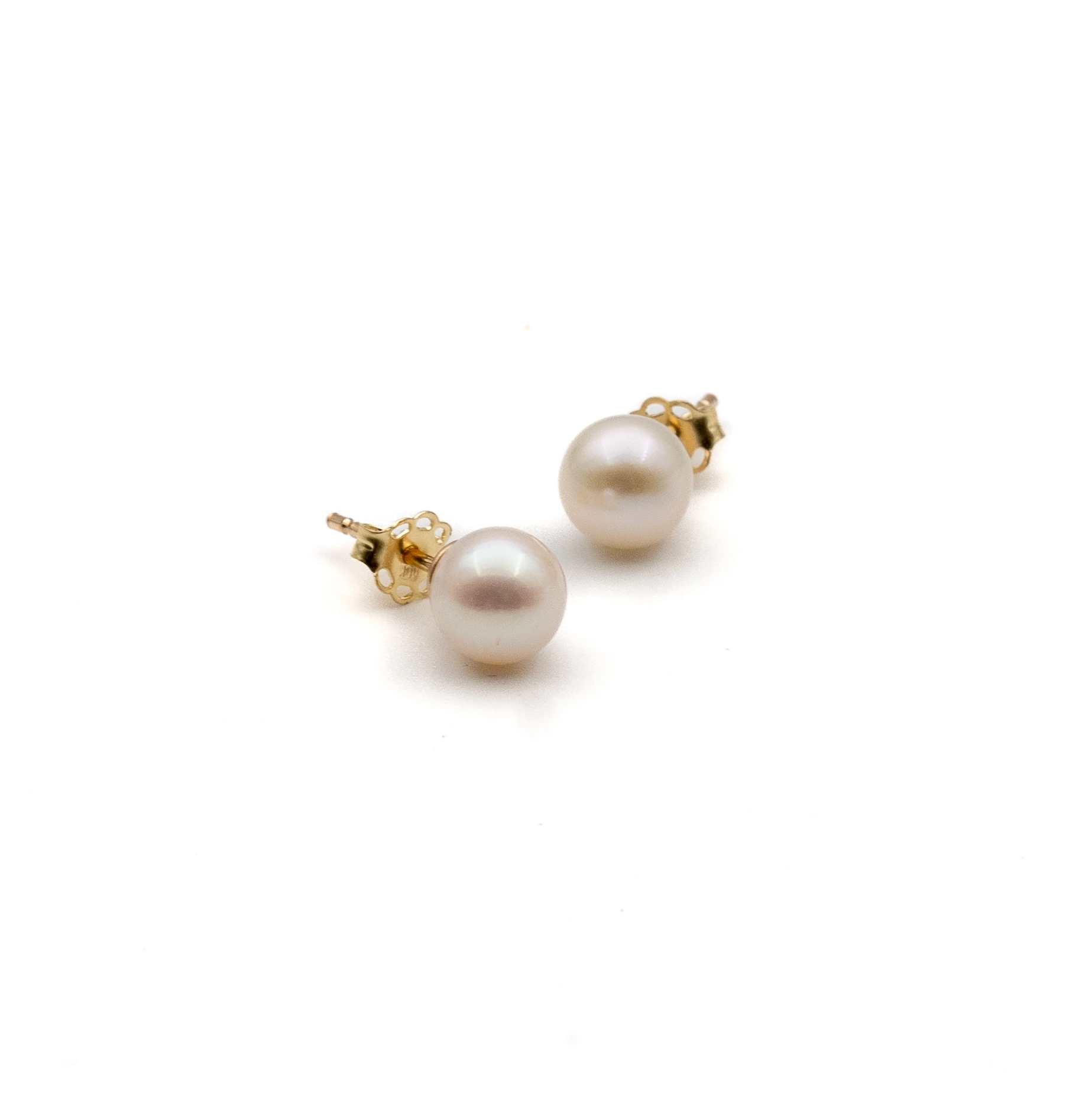 Luma: Freshwater Pearl Studs - Portier Jewelry Luma: Freshwater Pearl Studs
